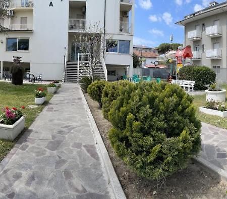 Hotel Amedea Cervia Kültér fotó