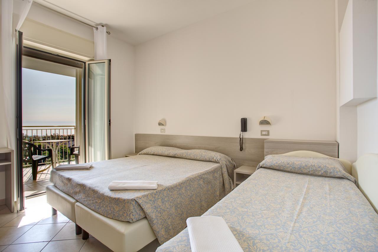 Hotel Amedea Cervia Kültér fotó